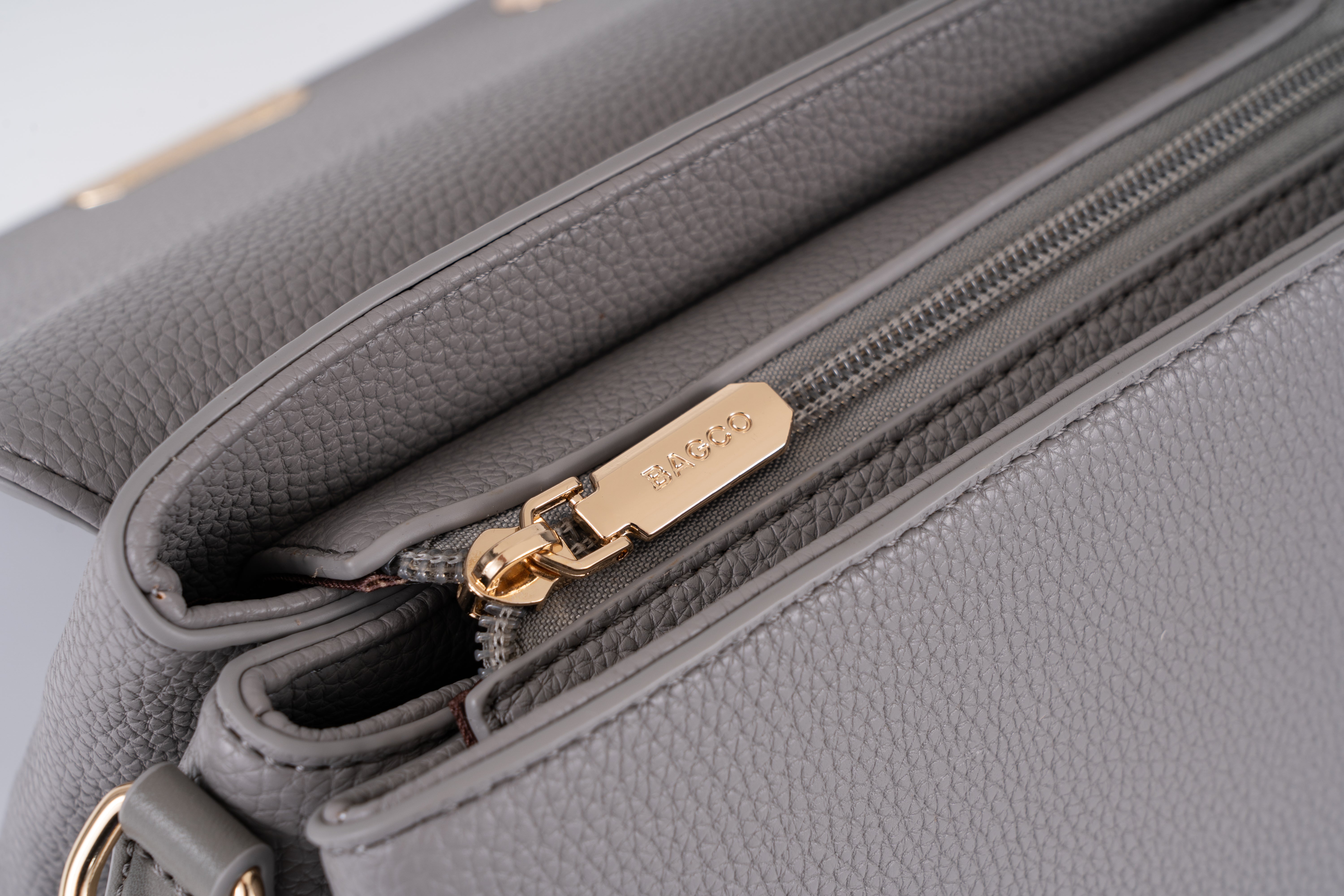 Small Classic Purse crossbody bag - Brown